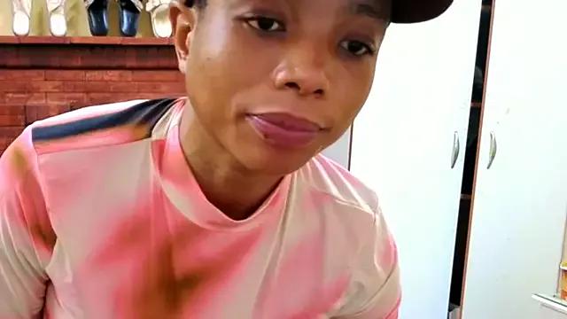 CaramelDelux27 from StripChat