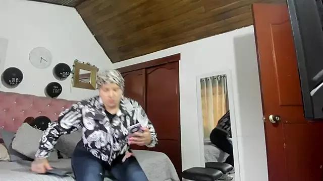 CelessteRedds from StripChat