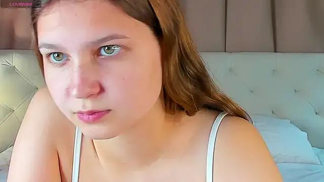 Elle_Ellise from StripChat
