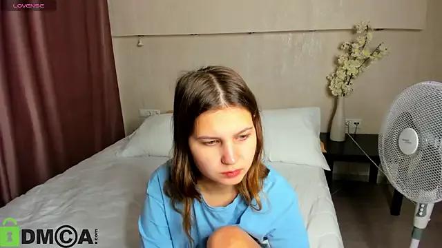 Elle_Ellise from StripChat