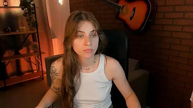 EllieCutes from StripChat