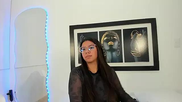 emilyy_cooperr from StripChat is Freechat