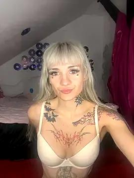 FluffySlutt from StripChat is Freechat