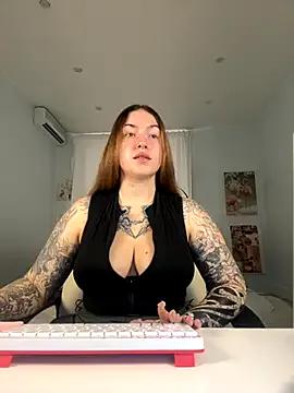 IvyHoney from StripChat