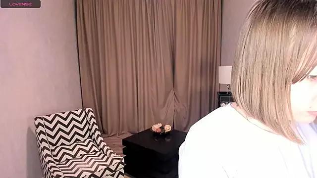 JanetKnor from StripChat is Freechat