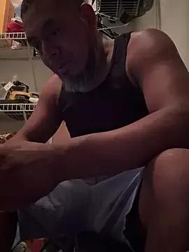 julio_p from StripChat is Freechat