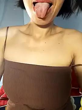 Kami_gaam from StripChat is Freechat