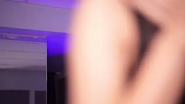 LalaRoze from StripChat