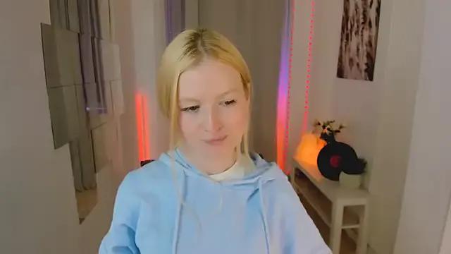 Laly_Peach from StripChat