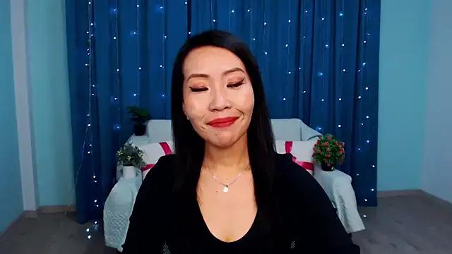 LiaPak from StripChat is Freechat