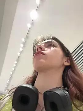 Lily__Belle from StripChat is Freechat