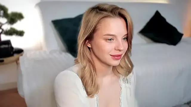 LilyFlamee from StripChat