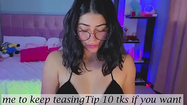 LoaLuxury from StripChat