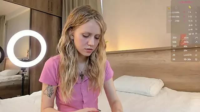 LolySun from StripChat