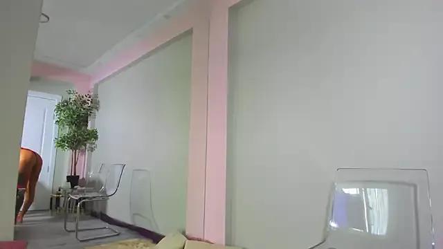 MayaHellen from StripChat