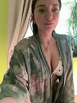 MooonReal from StripChat