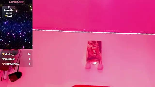 naomy__xx from StripChat is Freechat