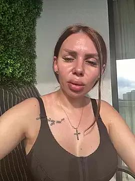 NiraWinn from StripChat is Freechat