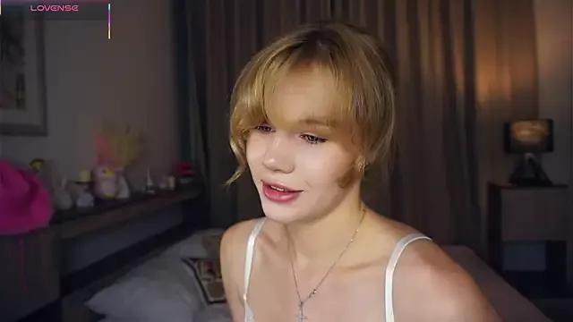 OronaNengl from StripChat