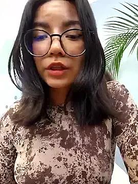 Pretty_roxxyy from StripChat is Freechat