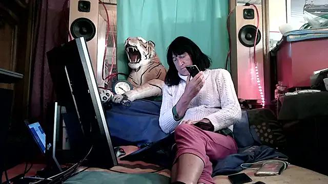 SissiDomination from StripChat is Freechat