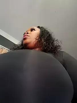 SWEETDOLLY29XX from StripChat