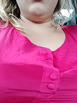 SWEETLUNA077 from StripChat is Freechat