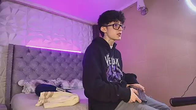troy_rouge from StripChat is Freechat