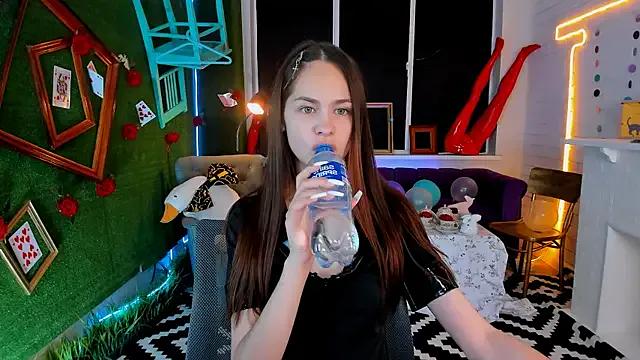 UliaNeer from StripChat is Freechat