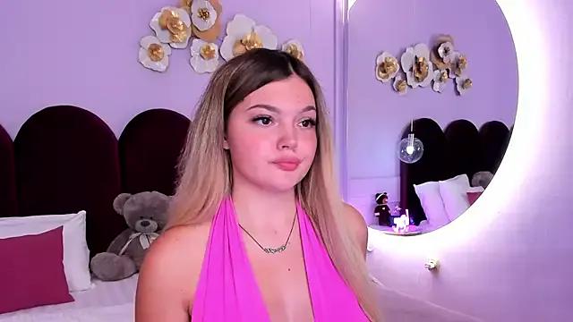 ZaraBloom from StripChat